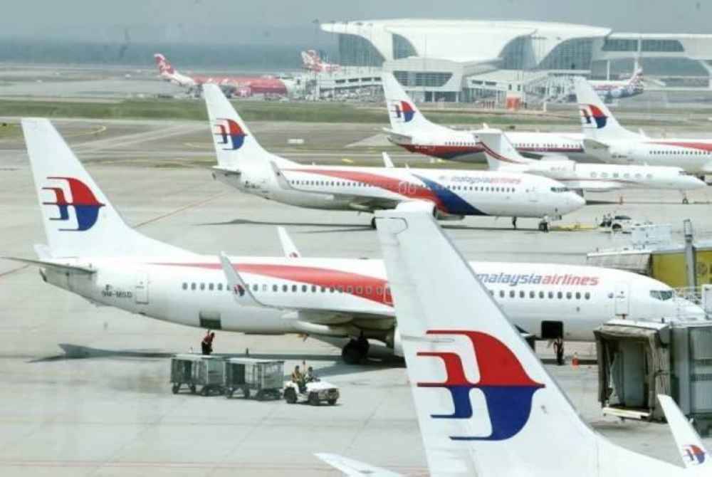 Malaysia Airlines membatalkan beberapa penerbangan ke atau dari Lapangan Terbang Antarabangsa Kuala Lumpur (KLIA) ke Sabah dan Sarawak hari ini susulan letusan gunung berapi di Gunung Ruang, Indonesia.