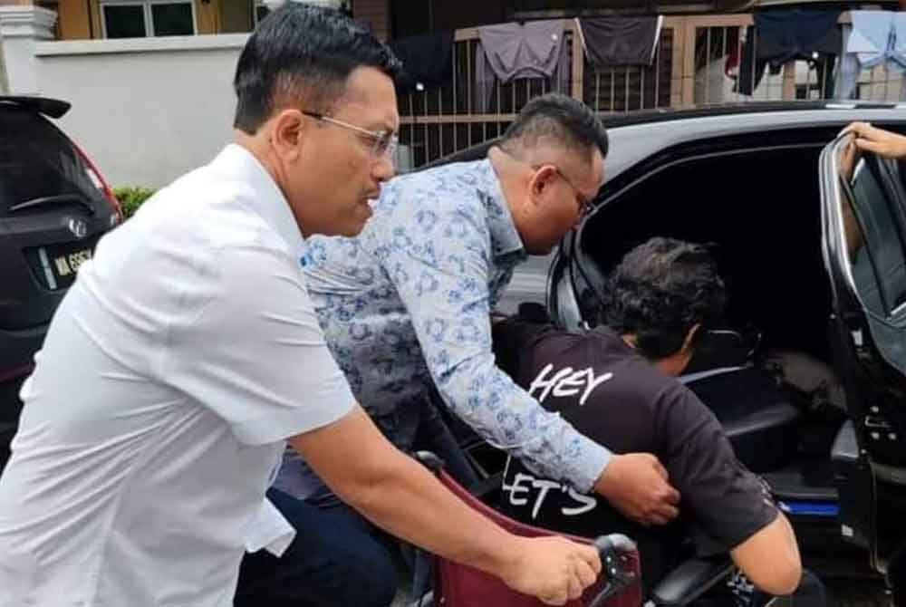 Ali yang menghadapi sesak nafas dikejarkan ke Hospital Serdang untuk rawatan lanjut.