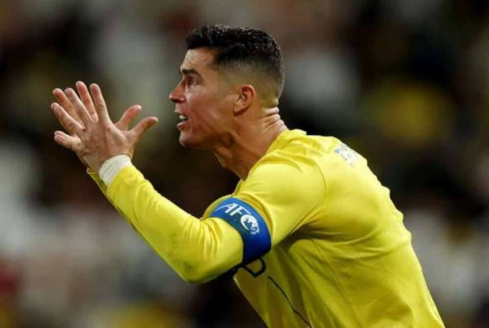 Ronaldo telah digantung dua perlawanan kerana menyiku lawan dan mengancam untuk menyerang pengadil selepas Al Nassr tewas 1-2 kepada Al Hilal.