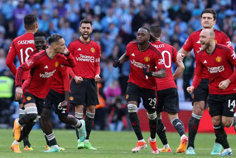 Pemain Manchester United meraikan kejayaan ke final selepas menewaskan Coventry City. Foto EPA