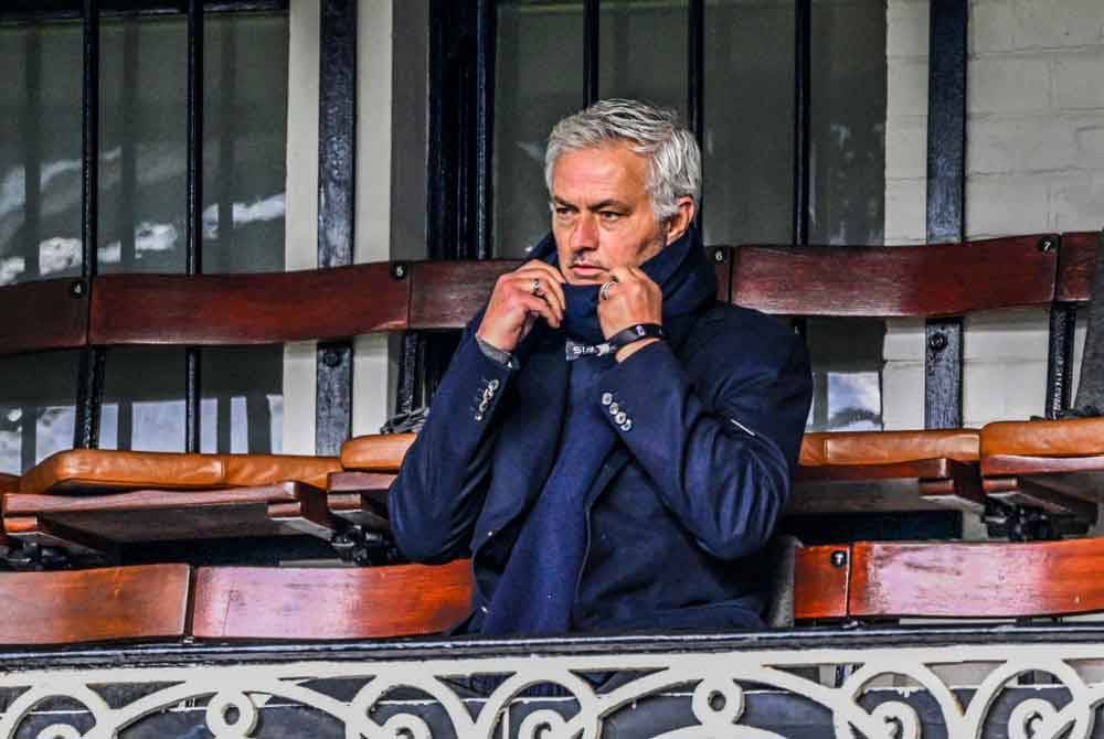 Mourinho hadir menyaksikan perlawanan antara Liverpool dan Fulham.