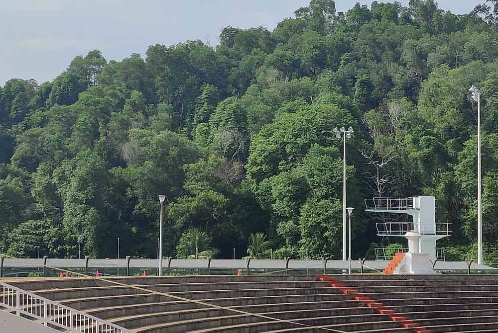 Lokasi mangsa yang terkena serpihan helikopter Fennec TLDM yang terhempas di kolam renang dalam kejadian pada Selasa.