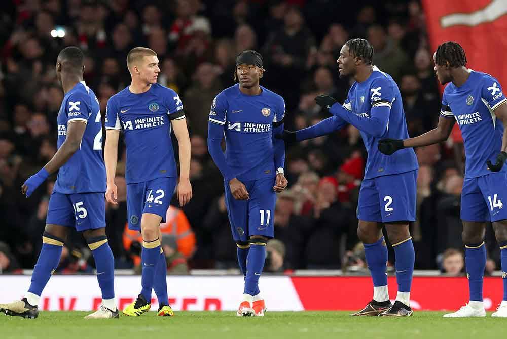 Reaksi pemain Chelsea selepas tewas kepada Arsenal. FOTO: EPA