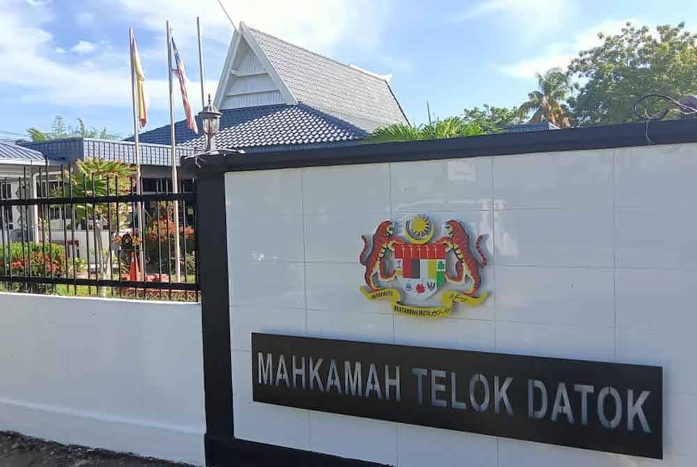 Seorang pemilik perniagaan mercun dan bunga api dikenakan waran tangkap, selepas gagal hadir untuk menghadapi pertuduhan kes tidak memiliki permit perniagaan daripada MDKL, di Mahkamah Majistret Telok Datok di Banting pada Rabu.