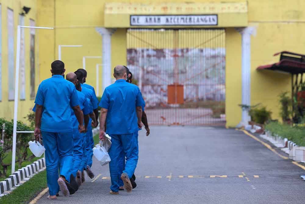 Konsep tahanan di rumah bagi kategori tertentu banduan sangat munasabah untuk dijadikan jalan penyelesaian. Gambar hiasan 