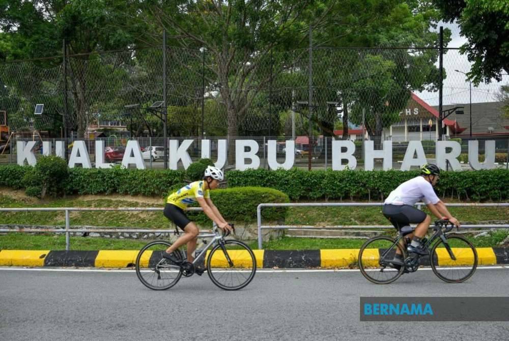 Lima laluan jalan raya akan ditutup sementara dan dilencongkan bagi melancarkan proses penamaan calon PRK DUN Kuala Kubu Baharu esok. Foto Bernama