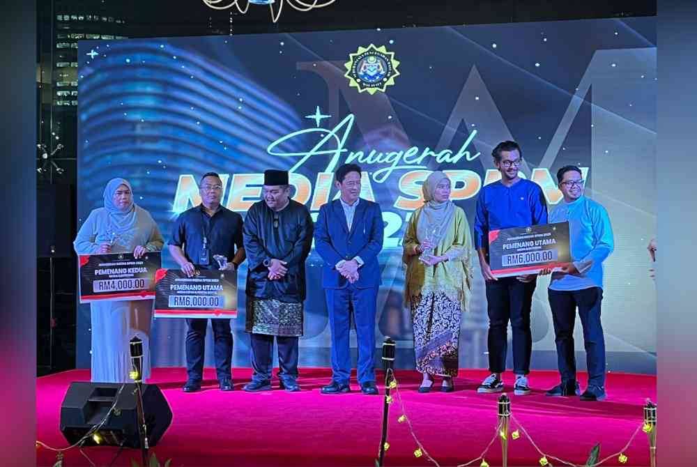 Sinar Harian diumumkan sebagai pemenang utama kategori media elektronik sempena Anugerah Media SPRM 2023, di ibu negara pada Jumaat.