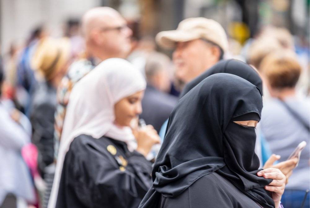 Situasi di Eropah kini ibarat pertembungan tamadun Islam dan Barat. Gambar hiasan 123RF