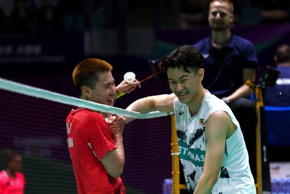 Zii Jia (kanan) menewaskan Cheuk Yiu dalam saingan Kumpulan D Piala Thomas 2024 di Gimnasium Pusat Sukan Zon Hi-Tech, Chengdu.