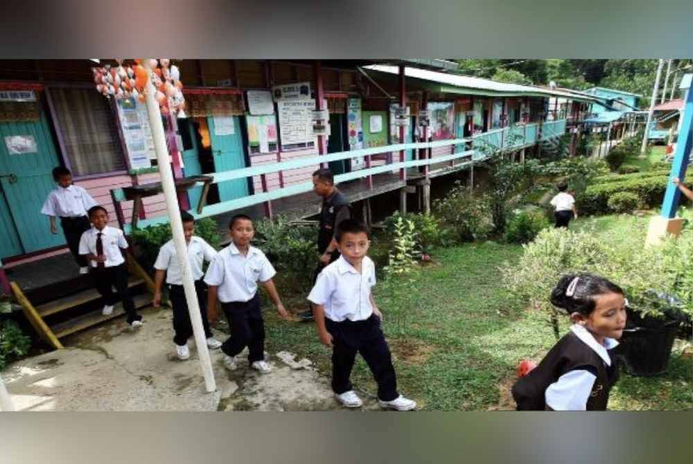 Kerajaan Sabah akan terus menjalin kerjasama erat dengan kerajaan Persekutuan khususnya Kementerian Pendidikan dalam usaha memberi suasana dan nafas baharu kepada prasarana sekolah di negeri itu, sekali gus ke arah sifar sekolah daif. Foto Bernama