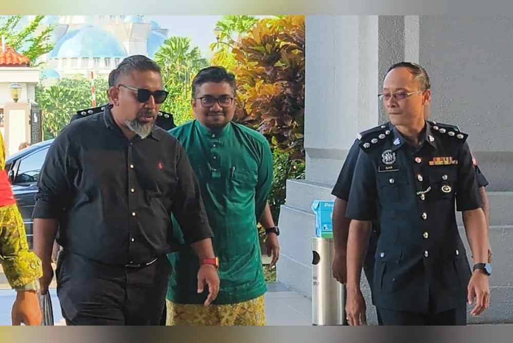 Che&#039;gu Bard ketika hadir ke Mahkamah Sesyen Kuala Lumpur pada Isnin, bagi menghadapi dua pertuduhan kes memfitnah dan menghasut, baru-baru ini.