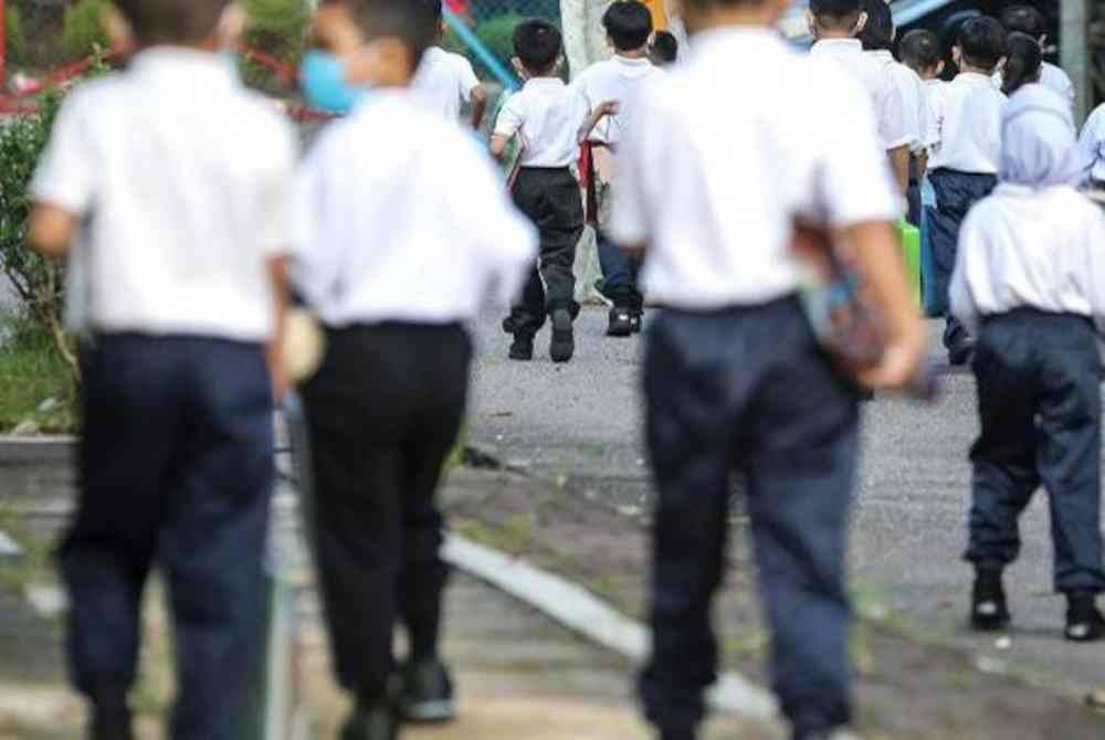 Laporan itu menyerlahkan ketidakcekapan yang membimbangkan dengan pelajar Malaysia menghabiskan purata 12.5 tahun di sekolah. - Foto hiasan