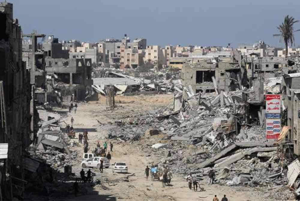 Angka kematian rakyat Palestin di Semenanjung Gaza akibat serangan Israel yang berterusan meningkat kepada 34,454. - Foto Reuters