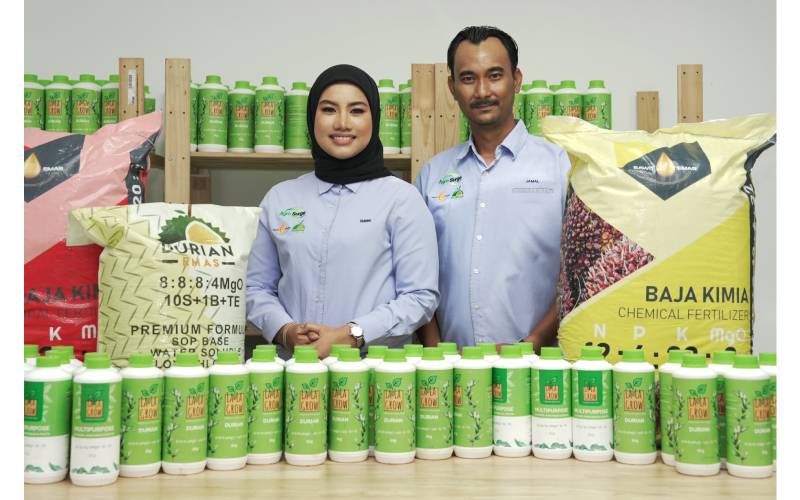 Pelbagai ringtangan terpaksa dihadapi bagi Siti Hawa dan suami, Jamal untuk memajukan Agro Surge sebagai pengilang baja terunggul di Malaysia.