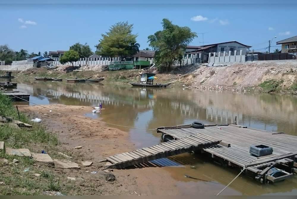 Penduduk kampung Rantau Panjang yang menetap di kawasan berhampiran tidak pernah melarikan diri apabila terdengar bunyi bom, letupan atau tembakan kerana tahu ia berlaku di selatan Thailand.