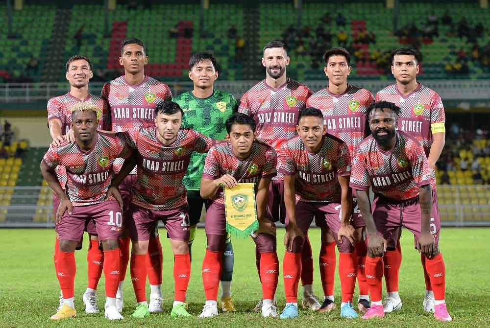 Kesebelasan utama KDA FC pada aksi pramusim 2024-2025 menentang Penang FC di Stadium Darul Aman pada malam Selasa. Foto KDA FC