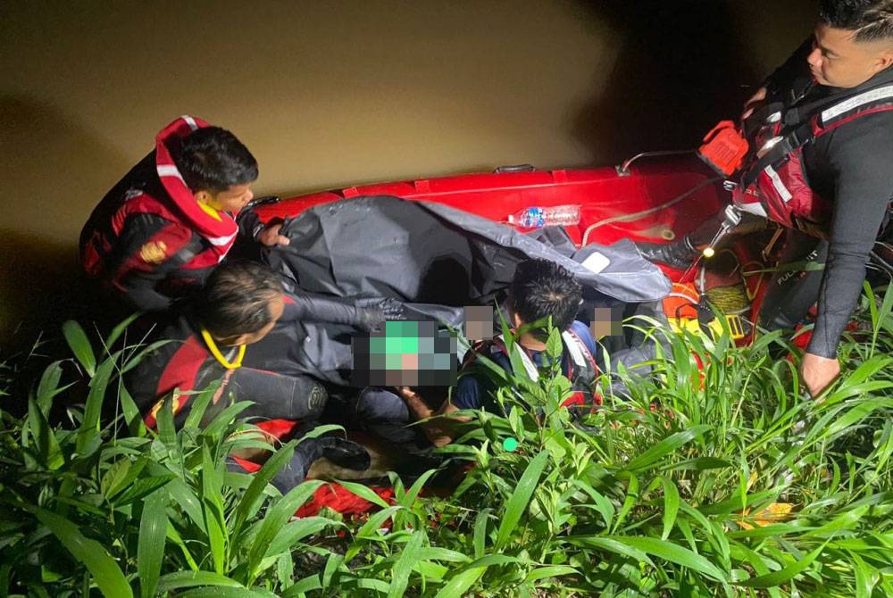 Kanak-kanak lelaki berusia 5 tahun yang dilaporkan hilang setelah terjatuh di Sungai Skudai dekat Kampung Sepakat Baru pada Rabu, ditemukan meninggal dunia. Foto BBP Skudai