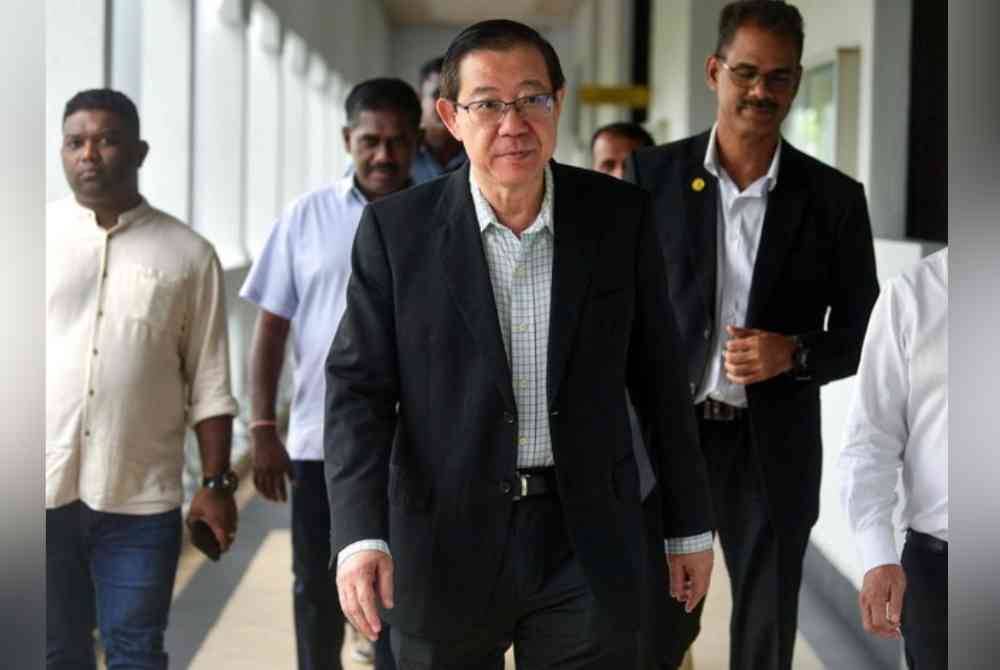 Guan Eng hadir ke mahkamah bagi perbicaraan kes membabitkan pembinaan terowong dasar laut dan projek pembinaan jalan utama di Pulau Pinang di Mahkamah Sesyen Kuala Lumpur. Foto Bernama