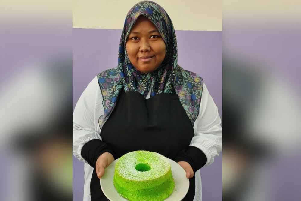 Norol Hidayah kini meraih RM6,000 sebulan hasil menjual kuih secara dalam talian.