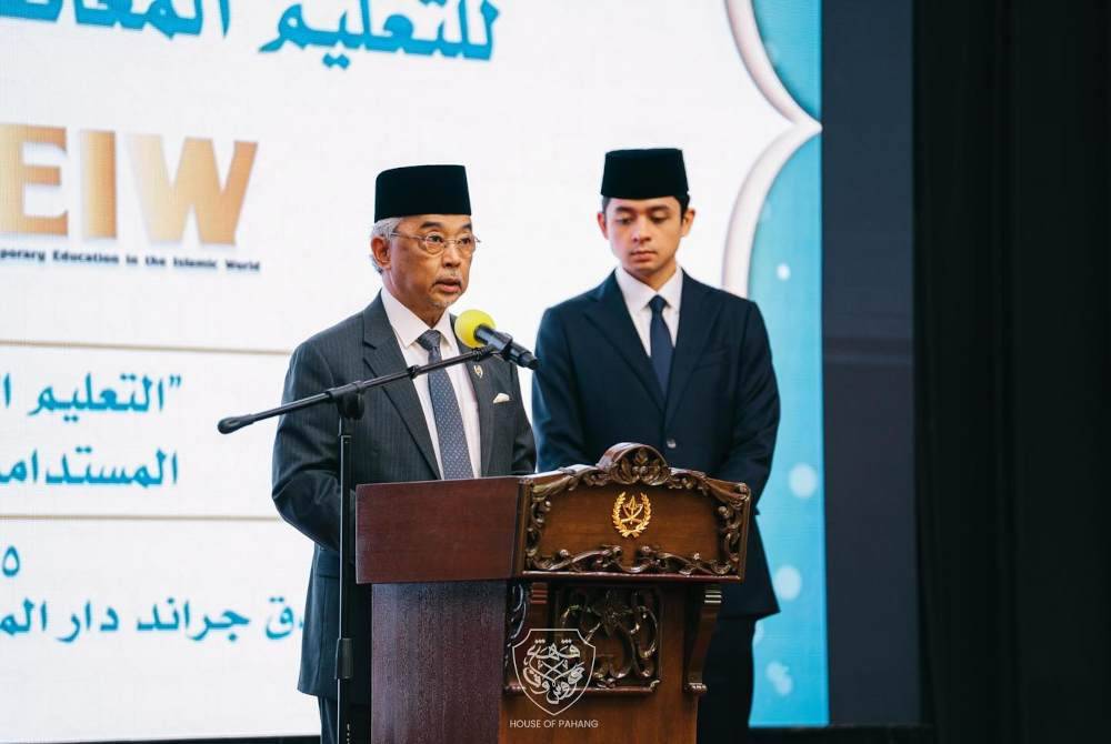 Al-Sultan Abdullah bertitah pada Majlis Penutupan ‘International Conference on Contemporary Education in The Islamic World (ICCEIW)’ pada Selasa. Foto Facebook House of Pahang