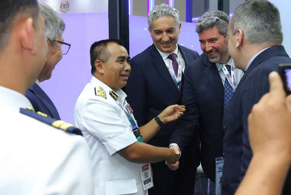 Maritim Malaysia menerima kunjungan hormat wakil agensi penguat kuasa Turkiye pada DSA dan NATSEC 2024 di MITEC Kuala Lumpur.