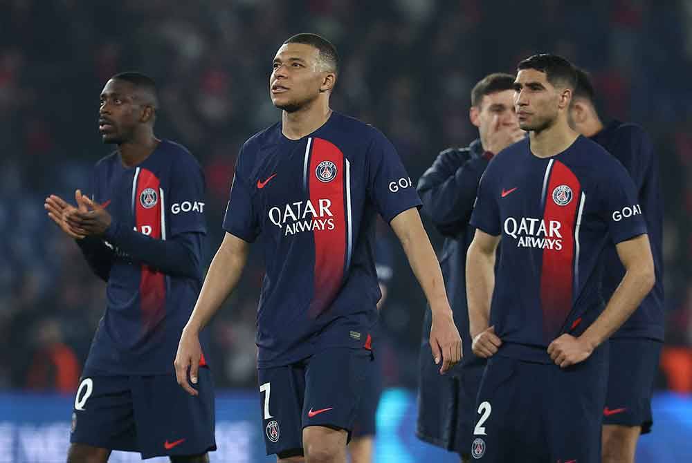 Reaksi Mbappe (dua dari kiri) selepas penyingkiran PSG dari pentas Liga Juara-Juara di Stadium Parc des Princes, Paris. Foto AFP