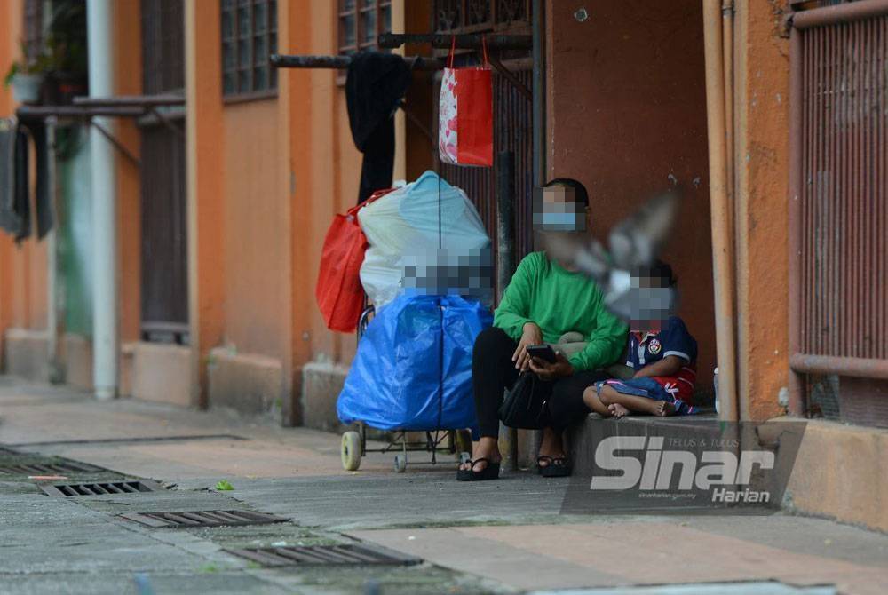 Hampir 95 peratus kanak-kanak daripada daripada isi rumah keluarga berpendapatan rendah (B40) di Kuala Lumpur dilaporkan hidup dalam kemiskinan.Gambar hiasan