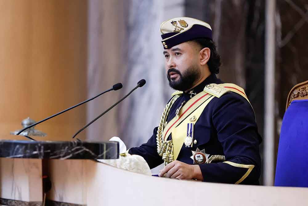 Tunku Mahkota Ismail merasmikan pembukaan rasmi Mesyuarat Pertama Bagi Penggal Persidangan Ketiga Dewan Undangan Negeri (DUN) Johor ke-15 di Bangunan Sultan Ismail, Kota Iskandar pada Khamis. Foto Pejabat Menteri Besar