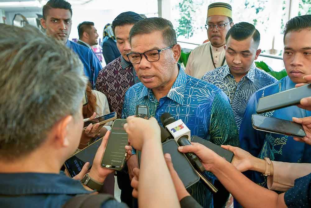 Saifuddin Nasution ketika ditemui pemberita pada Majlis Anugerah Perkhidmatan Cemerlang 2023 AADK di Ibu Pejabat AADK pada Khamis. Foto Bernama