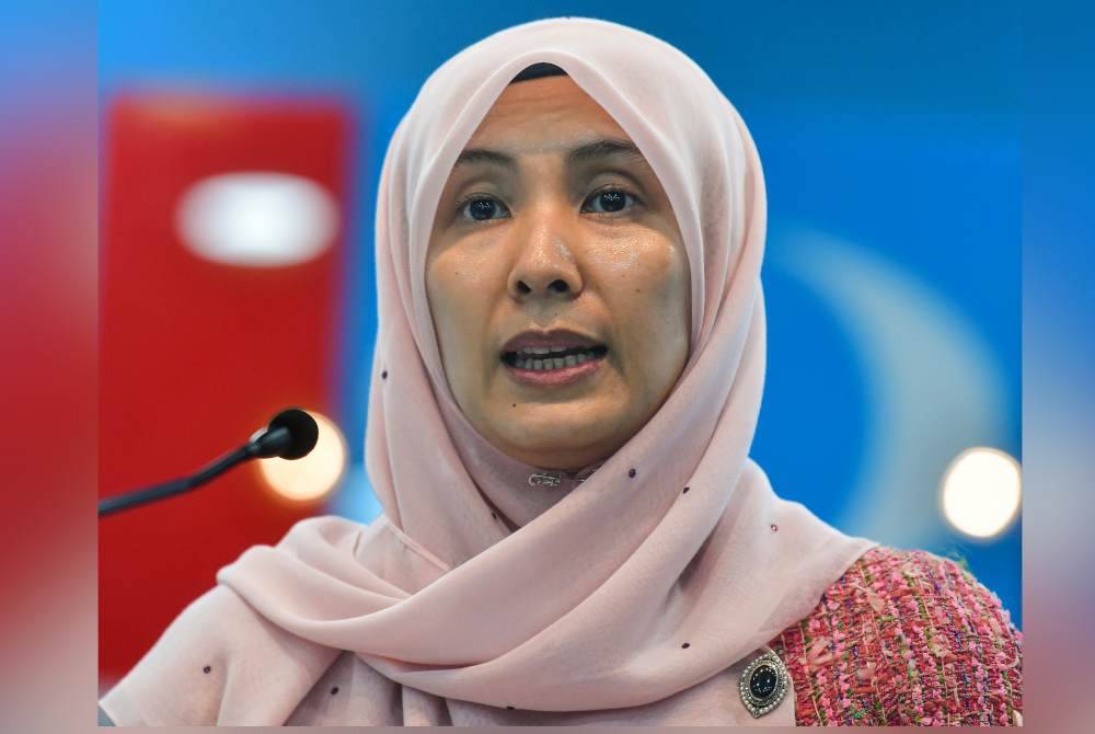 Naib Presiden Parti Keadilan Rakyat (PKR) Nurul Izzah Anwar ketika sidang media mengenai program sambutan 25 tahun PKR di ibu pejabat PKR, hari ini. Foto Bernama