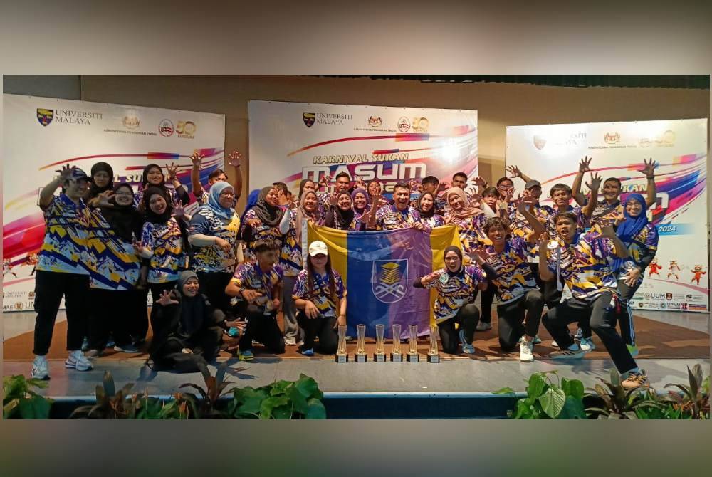 Kontinjen UiTM meraikan kejayaan muncul juara keseluruhan Karnival Sukan MASUM 2024 buat kali keenam berturut-turut.