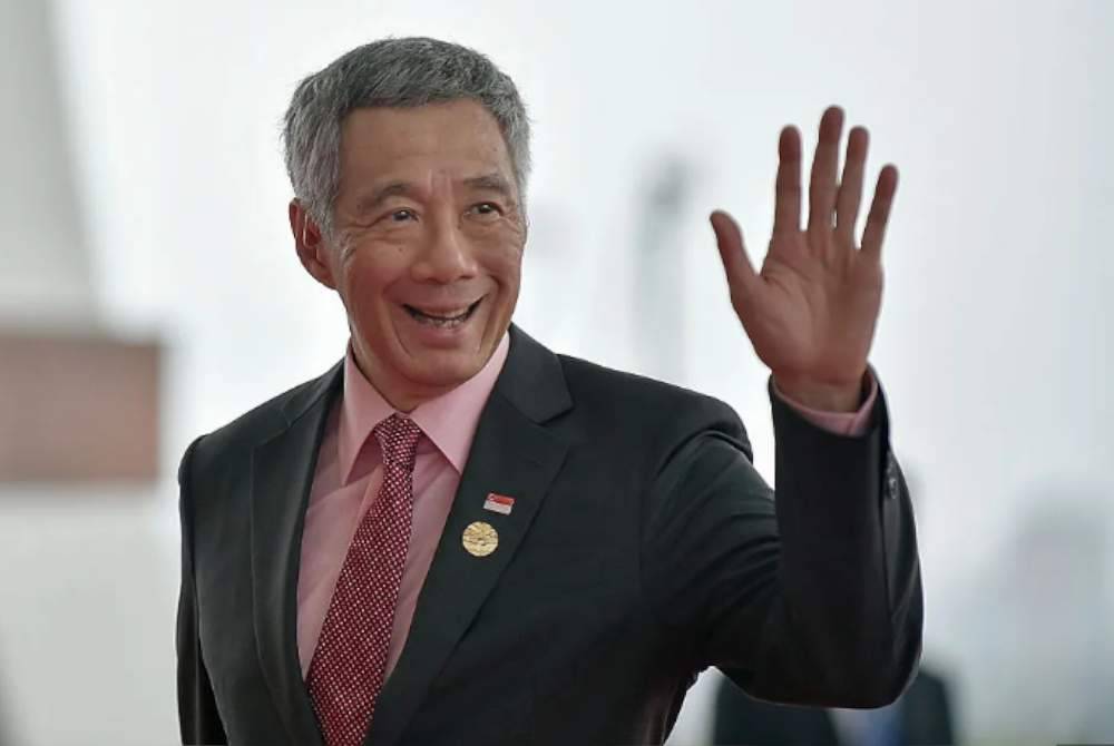 Hsien Loong menerajui Singapura sebagai pemimpin generasi ketiga (3G).
