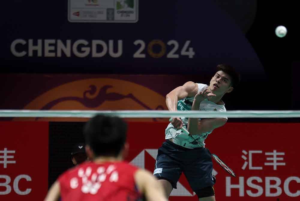 Jun Hao ketika menentang Shi Feng pada aksi separuh akhir Piala Thomas 2024 di Gynasium Pusat Sukan Teknologi Tinggi, Chengdu, pada 4 Mei lalu.
