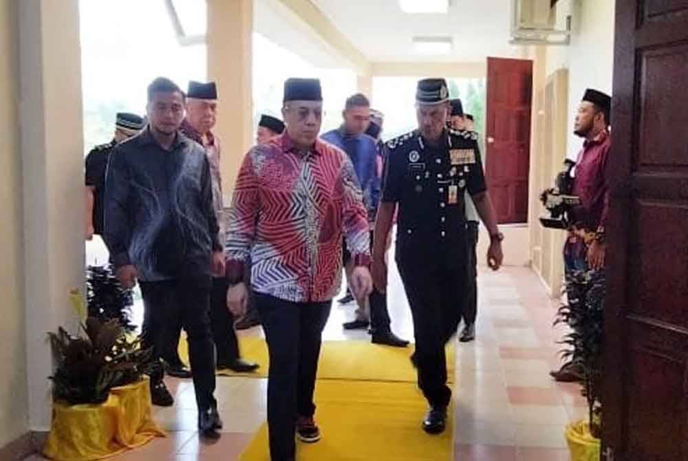 Keberangkatan tiba Tengku Muhammad Fakhry Petra untuk menyempurnakan Majlis Perasmian Sekolah Tahfiz Al-Quran Al-Furqan Pusat Pemulihan Akhlak Machang pada Khamis.