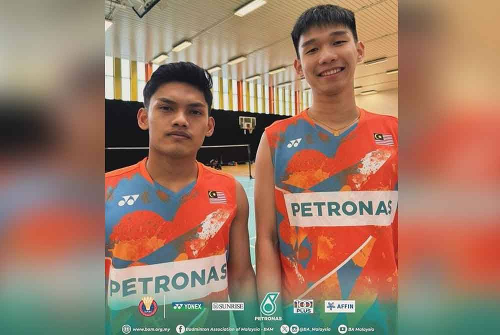 Haikal Nazri (kiri) dan Hon Jian jadi wakil pertama negara mara ke suku akhir selepas mudah tewaskan pasangan Thailand dalam 33 minit. Foto FB Badminton Association of Malaysia - BAM