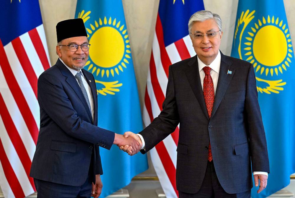 Anwar mengadakan pertemuan empat mata bersama Presiden Kazakhstan, Kassym-Jomart Tokayev di Istana Presiden (Akorda). Foto Bernama