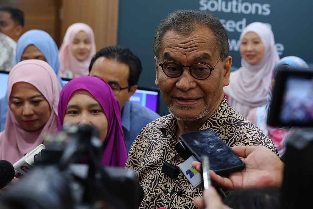 Dr Dzulkefly ketika ditemui media pada Majlis Perasmian Program Hear Me?s Got Talent di Dewan Auditorium Hospital Cyberjaya, pada Sabtu. Foto Bernama