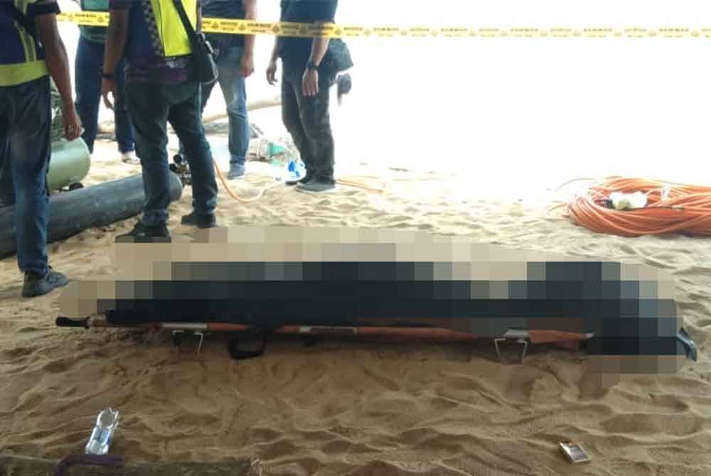 Mangsa disahkan meninggal dunia selepas ditemukan terapung di pesisir Pantai Geliga di Kemaman pada petang Rabu.