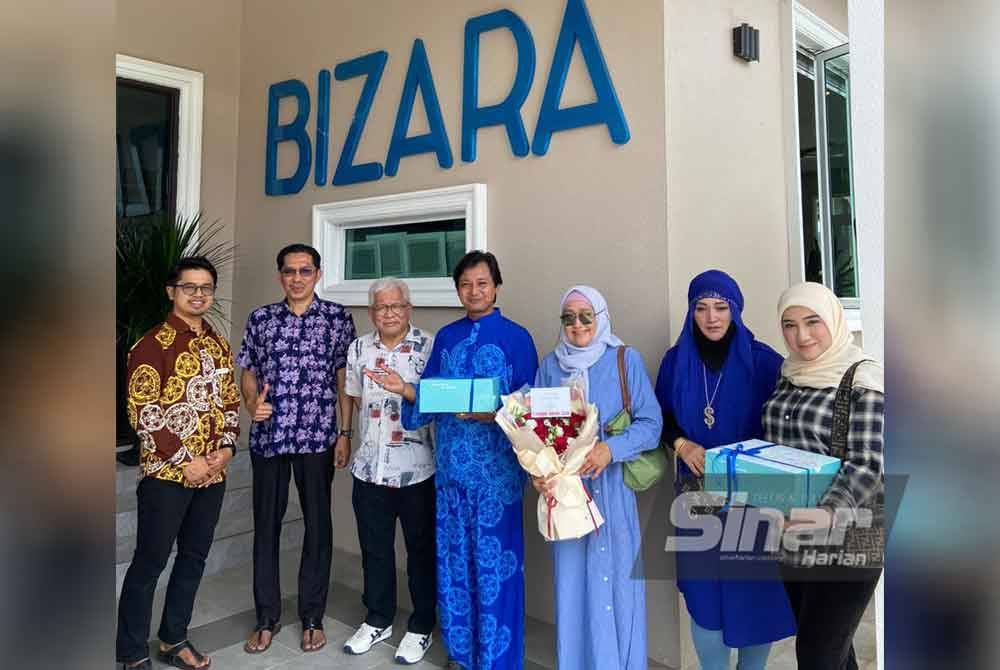 Hussamuddin (tiga dari kiri) hadir ke Bizara sempena Program Program Bersama Tokoh dan Mentor Usahawan Berjaya, Datuk Hussamuddin Yaacub.