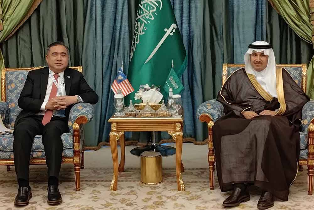 Anthony bertemu dengan kerajaan Arab Saudi bagi Foto Facebook Anthony Loke