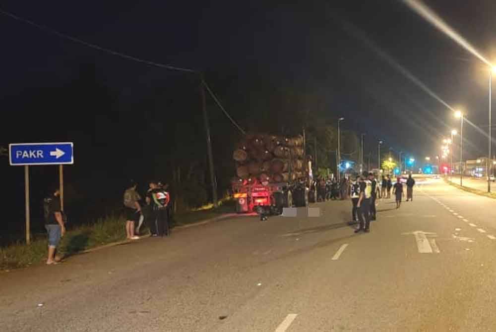 Keadaan lokasi kejadian yang meragut nyawa seorang ibu dan anak.