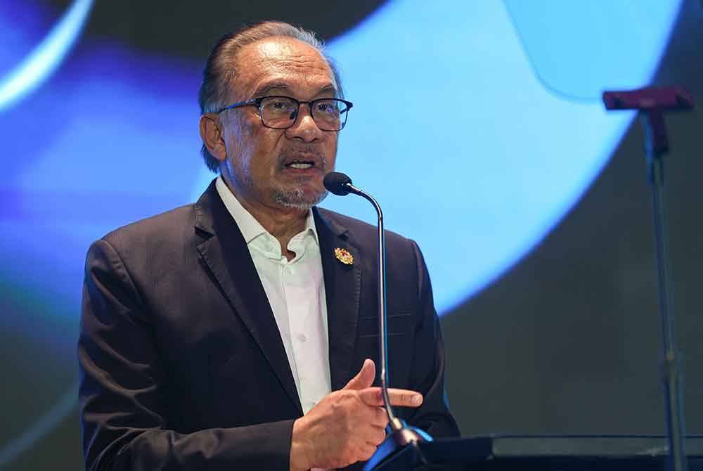 Anwar berucap pada persidangan SEMICON Asia Tenggara 2024 di sini, hari ini. Foto Bernama