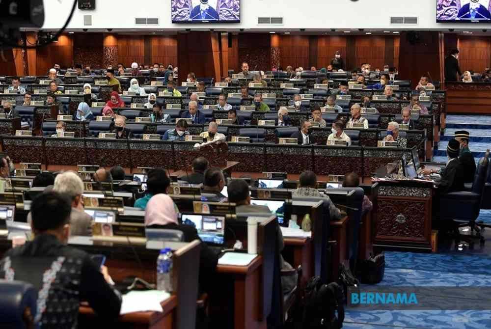 Ahli Parlimen akan membawa suara rakyat ke Parlimen melibatkan kepentingan rakyat di kawasan parlimen masing-masing. Gambar fail Bernama