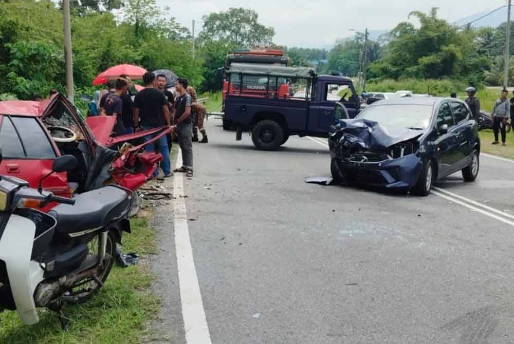 Nahas tiga kenderaan yang mengorbankan seorang warga emas. Foto PDRM