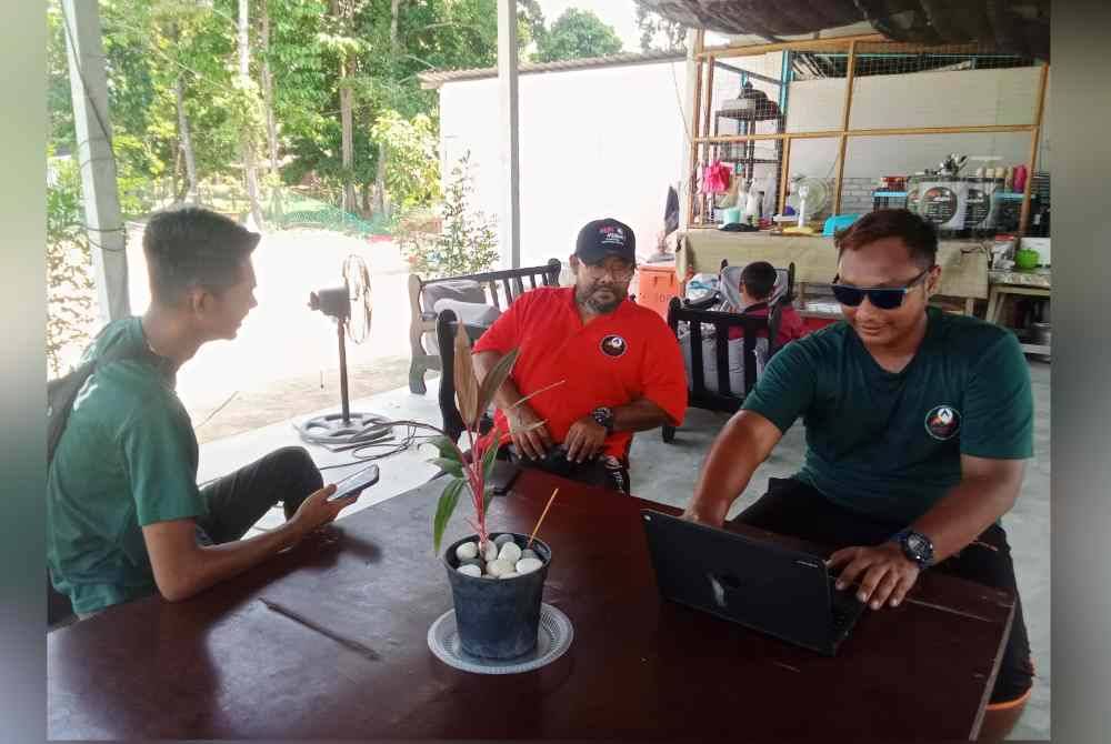 Nasrul (kanan) dan Nizam (kiri) berharap masyarakat tidak pandang serong terhadap bekas banduan.