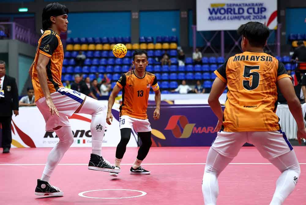 Skuad menunjukkan prestasi cemerlang di pentas Piala Dunia Sepak Takraw 2024 di sini baru-baru ini. Foto Bernama