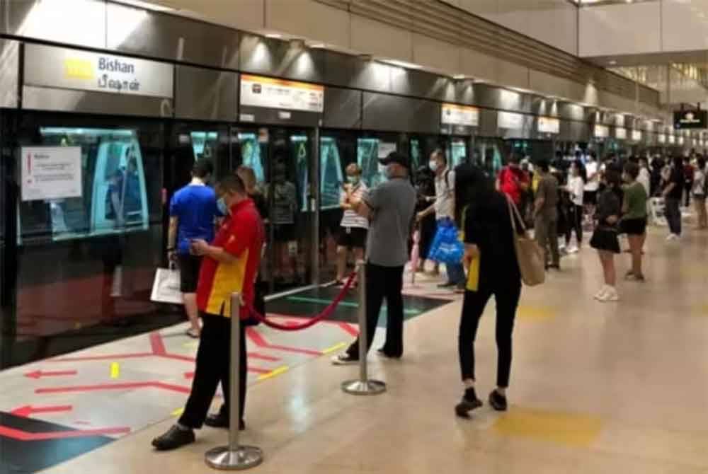 Pengumuman mengenai pencabulan dan mengambil gambar bawah skirt dibuat di semua stesen MRT pada waktu puncak sejak April untuk mencegah pelaku. - Agensi