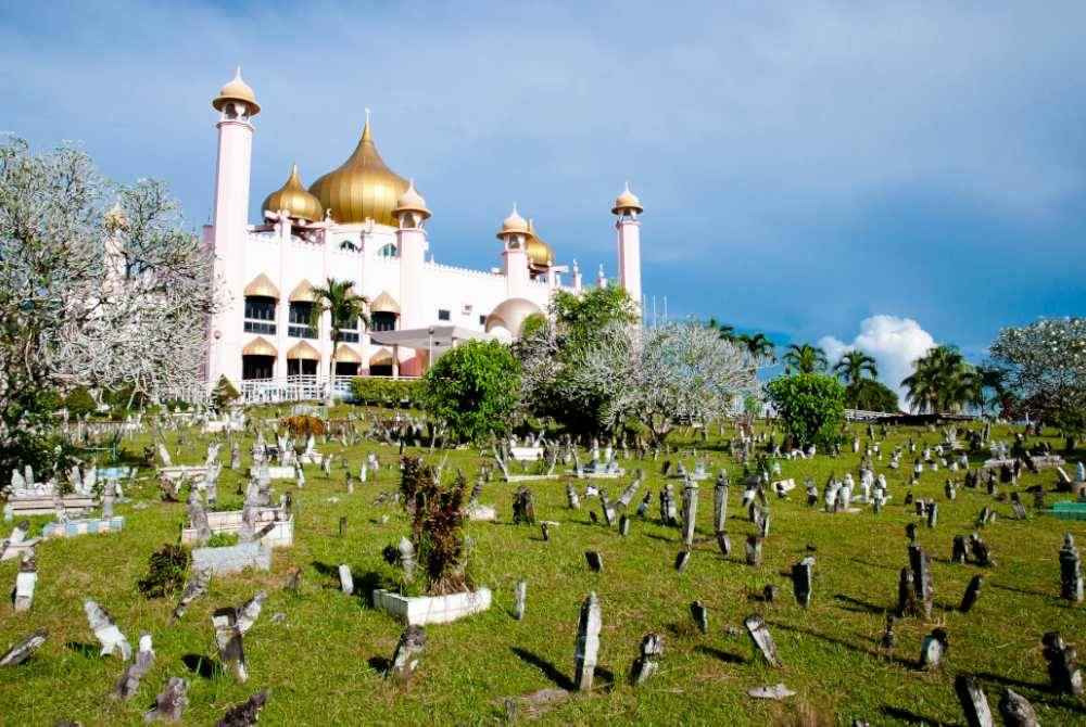 ALAM KUBUR merupakan suatu tempat persinggahan manusia selepas meninggal dunia sebelum dibangkitkan semula di Padang Mahsyar. Foto 123RF