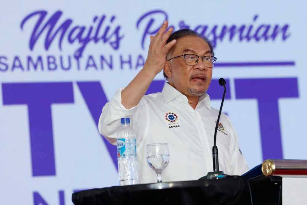 Anwar berucap merasmikan Hari TVET Negara 2024 di Institut Latihan Perindustrian (ILP) Kuala Langat di Banting pada Sabtu. Foto Bernama