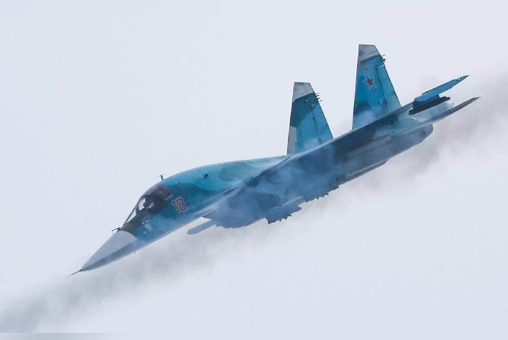 Pesawat Su-34 Tentera Aeroangkasa Rusia terhempas di kawasan pergunungan di Republik Ossetia Utara-Alania semasa menjalani latihan penerbangan. Foto Reuters